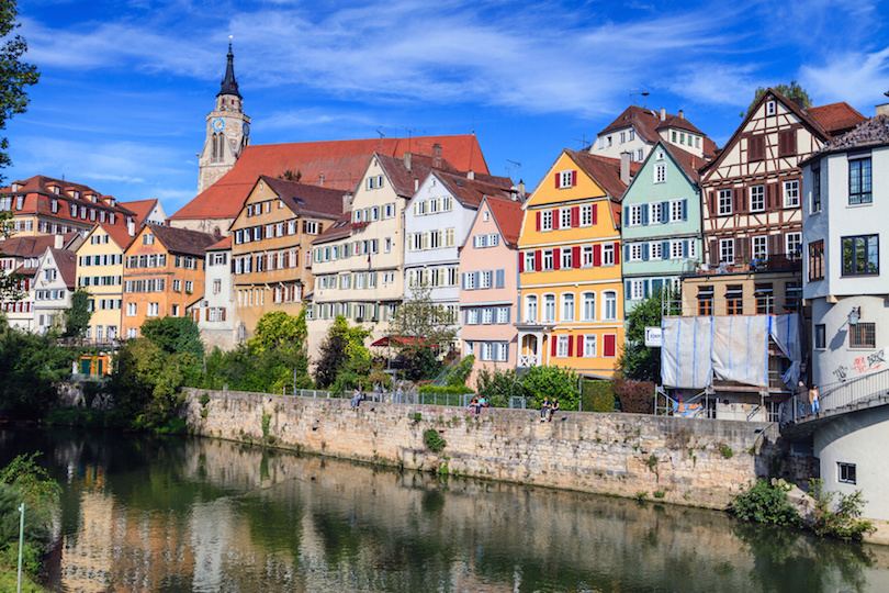 Typische Stadtansicht von Tübingen am Neckar (Deutschland)